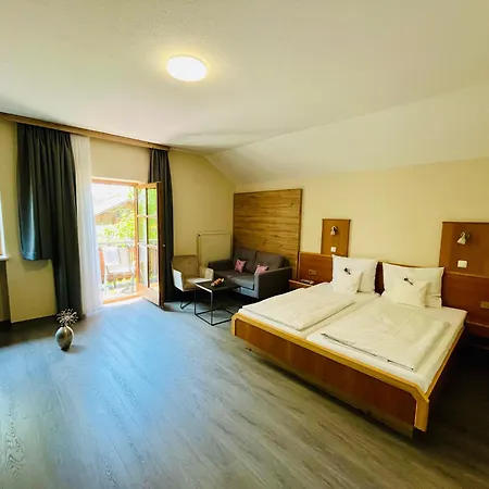 Huber - Garni Frühstückspension 3*