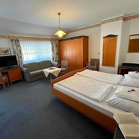 Gaestehaus Huber - Garni Bed & Breakfast